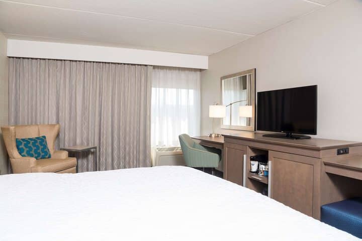 Room 5 of 68