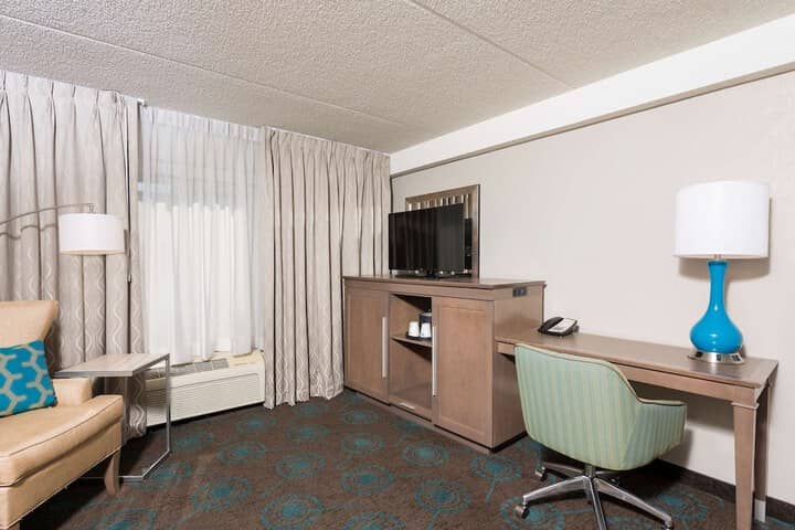 Room 35 of 68