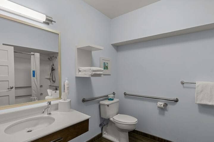 Room 43 of 68