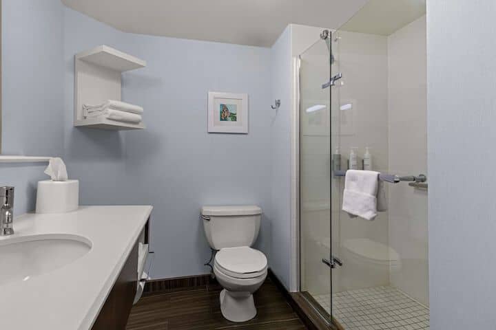 Room 44 of 68